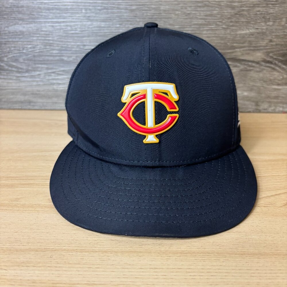 Minnesota Twins Hat Cap Fitted 7 3/8 Blue Performance New Era